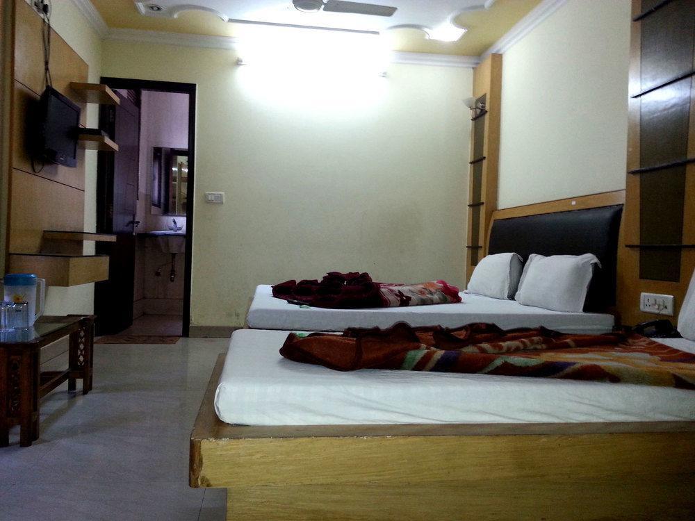 Hindustan- By Backpackers Heaven Hostel New Delhi Bagian luar foto