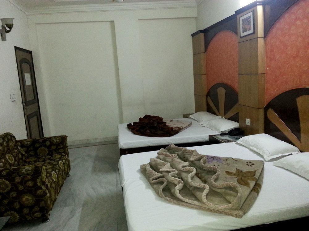 Hindustan- By Backpackers Heaven Hostel New Delhi Bagian luar foto