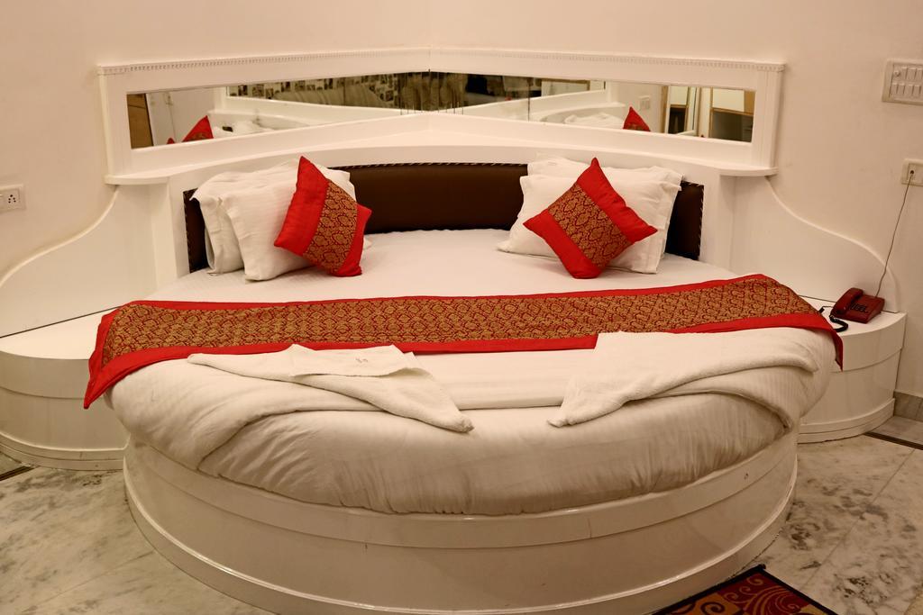 Hindustan- By Backpackers Heaven Hostel New Delhi Bagian luar foto