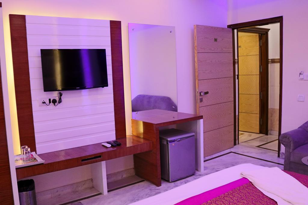Hindustan- By Backpackers Heaven Hostel New Delhi Bagian luar foto