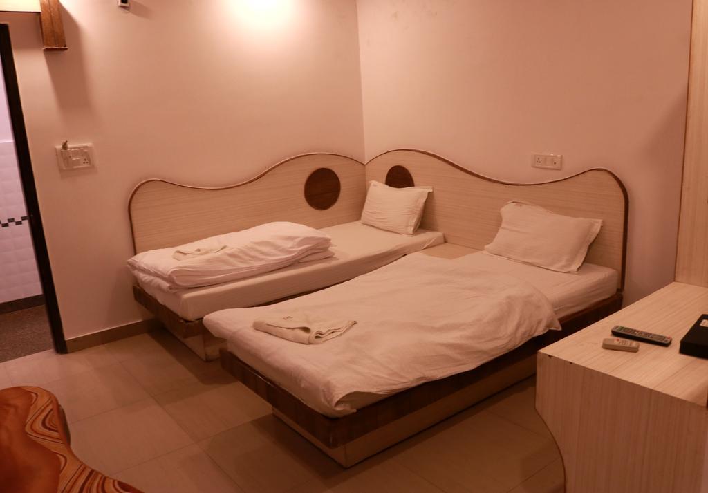 Hindustan- By Backpackers Heaven Hostel New Delhi Bagian luar foto