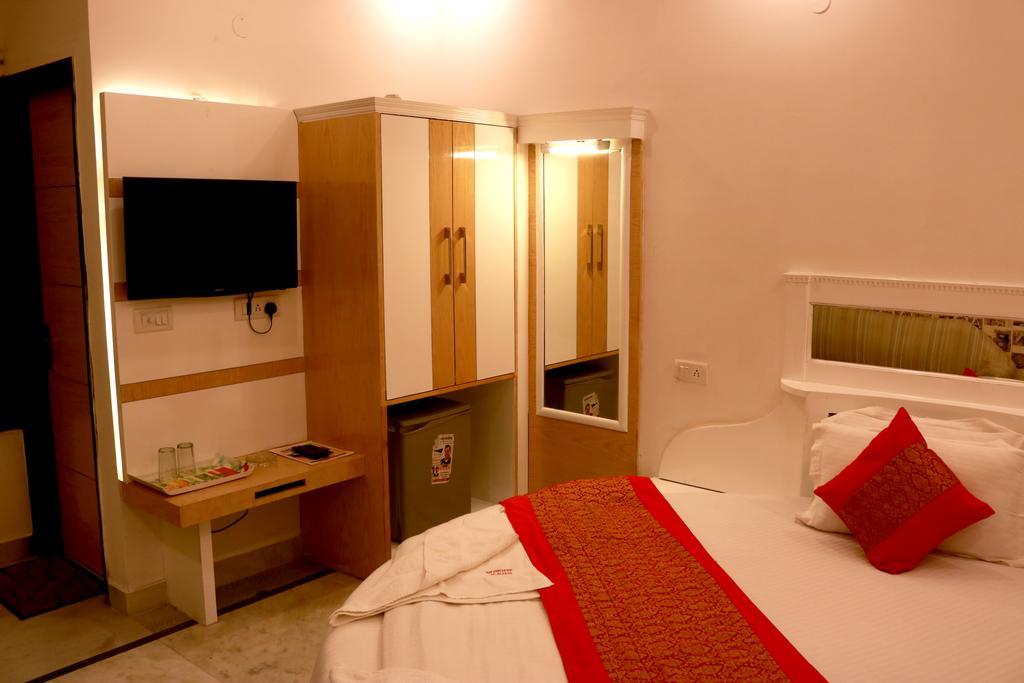 Hindustan- By Backpackers Heaven Hostel New Delhi Bagian luar foto